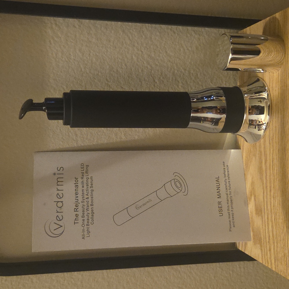 Verdermis The Rejuvenator LED Beauty wand & lifting collagen serum system, NEW.